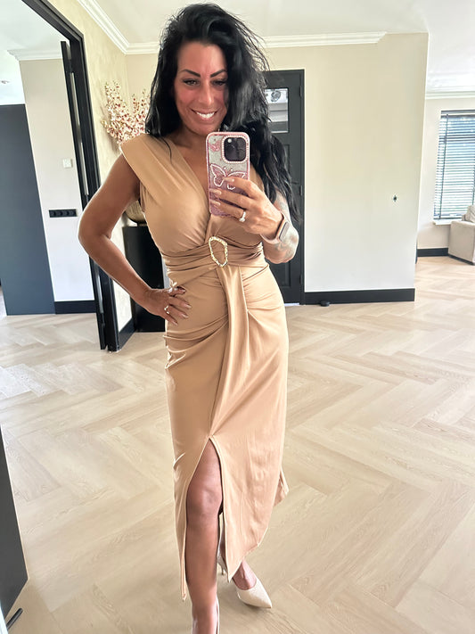 Chic Ivy Dress Camel